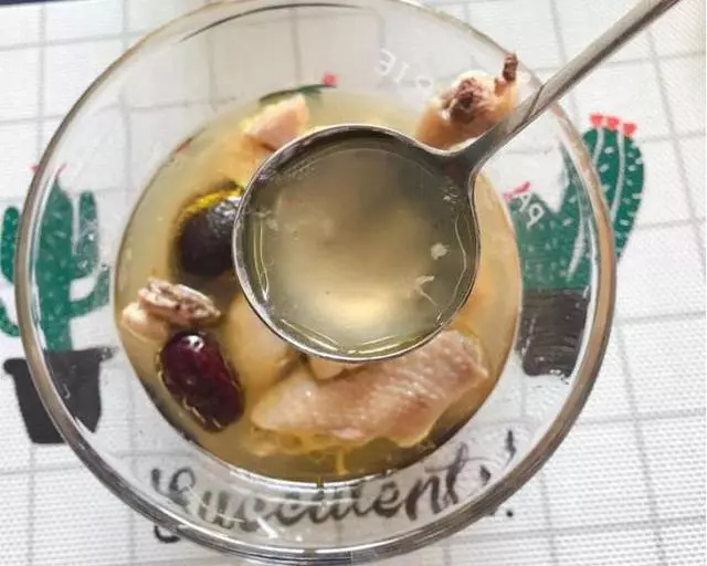 它是水果之王, 用它來燉湯, 相當於吃三隻雞, 女人都愛它
