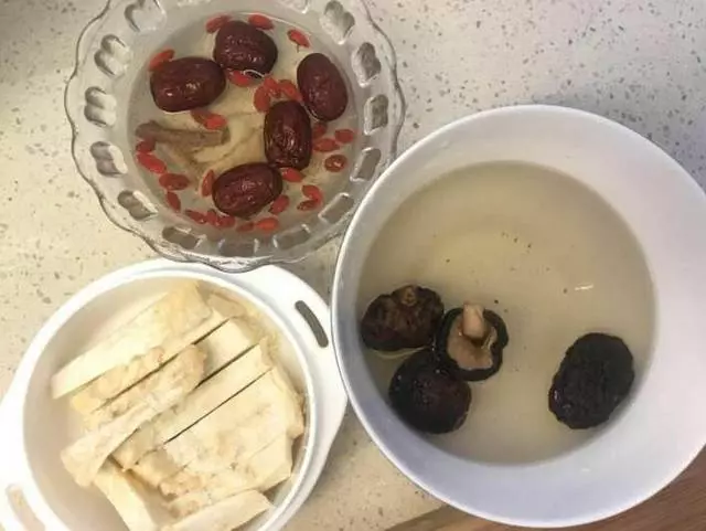 它是水果之王, 用它來燉湯, 相當於吃三隻雞, 女人都愛它