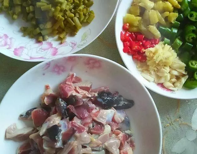 開胃又解膩的美食,我首推這道酸辣雞雜,夏日好胃口全靠~