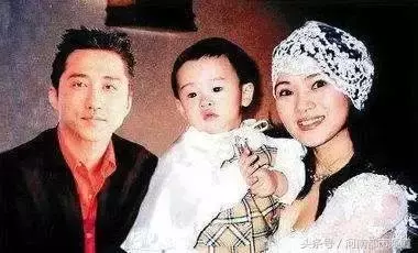49歲伊能靜和43歲張嘉欣現狀對比,同夫不同命,網友:真替當初的伊能靜感到不值!