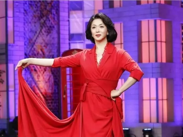 金星被問怎麼幫老公解決生理需求,她做了一個動作,網友:服了!