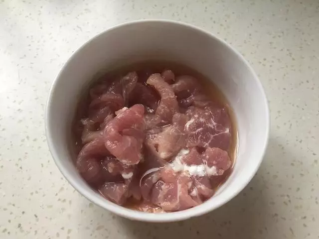 夏季最愛吃的就是這菜,補鈣又護眼,頓頓吃光,老人孩子要常吃