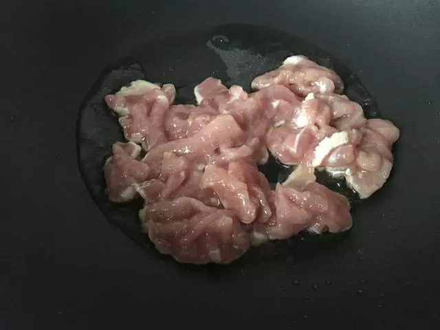 夏季最愛吃的就是這菜,補鈣又護眼,頓頓吃光,老人孩子要常吃