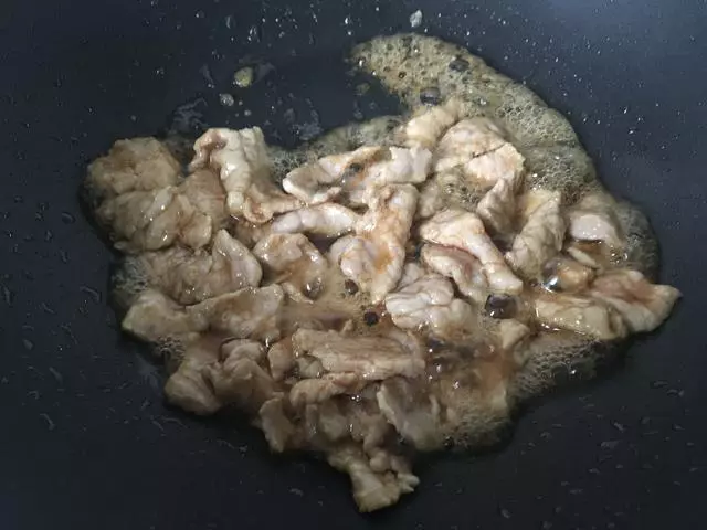 夏季最愛吃的就是這菜,補鈣又護眼,頓頓吃光,老人孩子要常吃