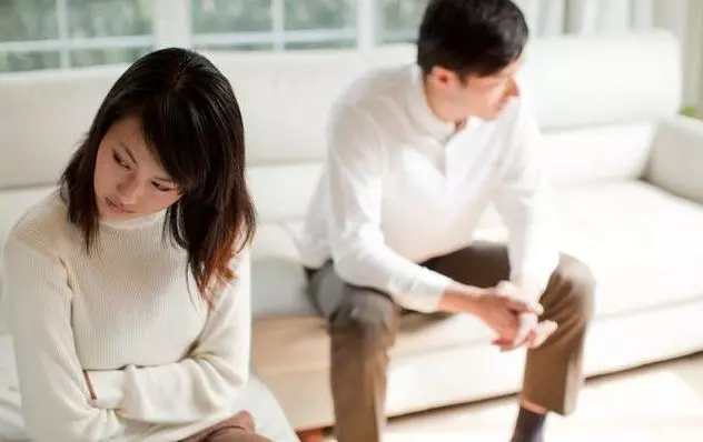 娘家給我陪嫁一輛車,老公把車給小姑子開,婆婆一句話,我想離婚