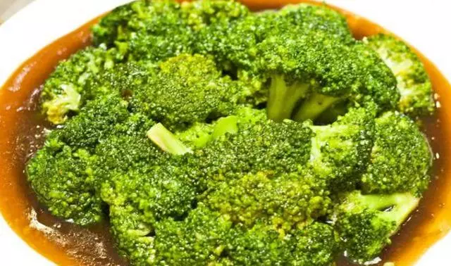這幾種食物是降血脂的「好手」,經常吃一點,高血脂「悄悄」溜走