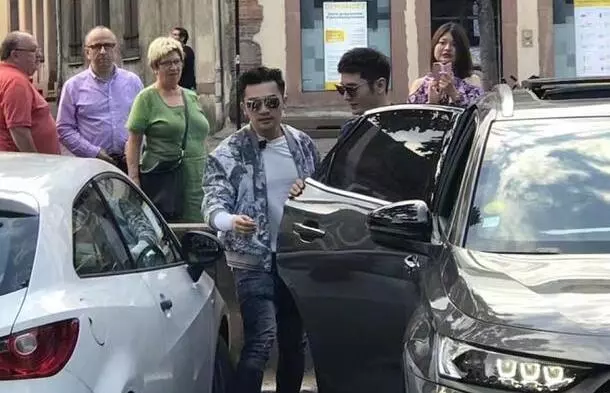 《中餐廳2》他以嘉賓身份回歸,卻遭網友調侃:別來打擾還珠CP!
