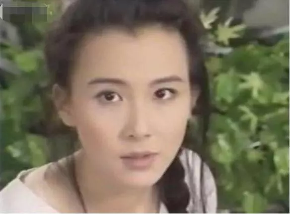 50歲的蕭薔撞上50歲的邱淑貞,整容臉和自然老去的差距立現