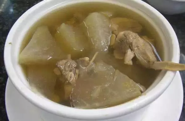 立秋後燉老鴨湯,只需加入它,補肺潤燥
