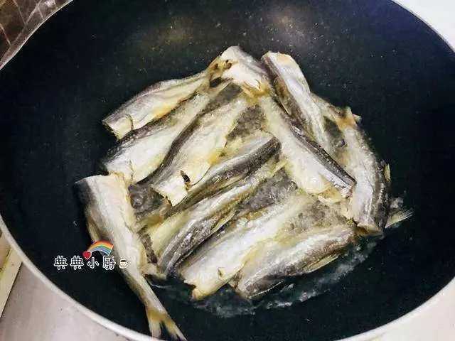 燒鹹魚我教你一招,特別入味,做法簡單,味道真不錯!