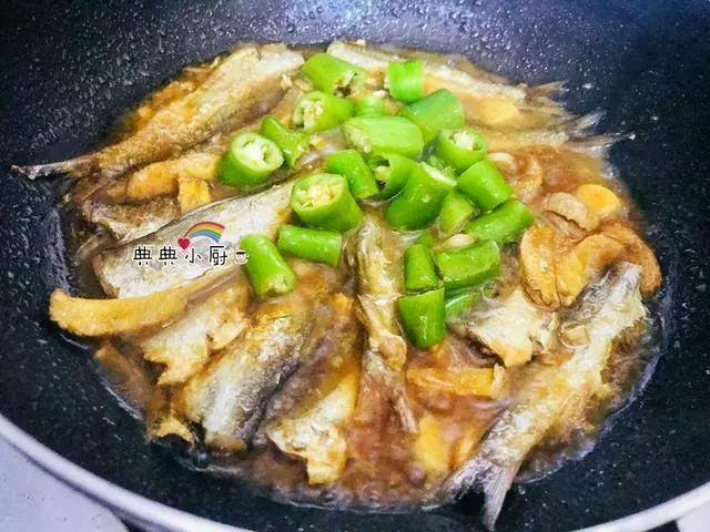 燒鹹魚我教你一招,特別入味,做法簡單,味道真不錯!
