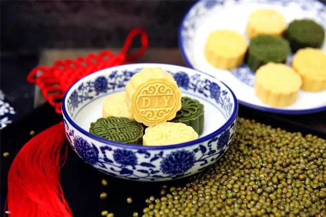 綠豆糕別買了,在家幾步輕鬆做,無添加,清涼解暑,全家超愛吃!
