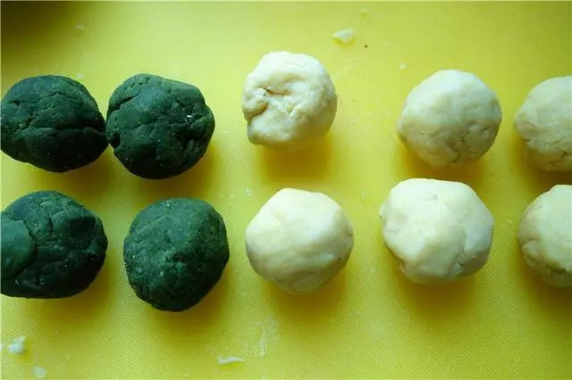 綠豆糕別買了,在家幾步輕鬆做,無添加,清涼解暑,全家超愛吃!