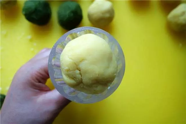 綠豆糕別買了,在家幾步輕鬆做,無添加,清涼解暑,全家超愛吃!