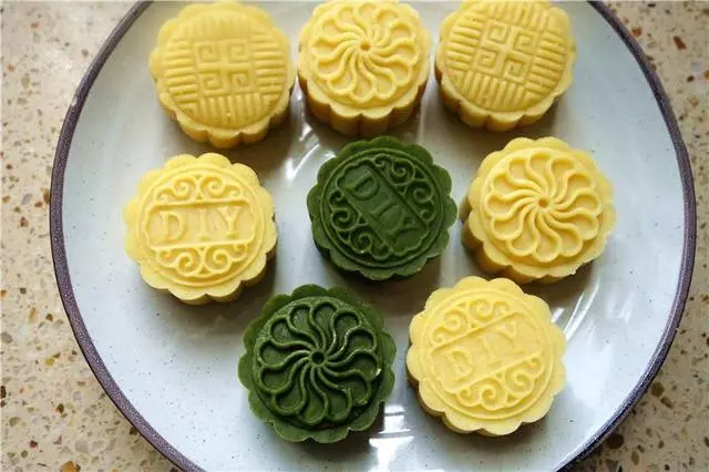 綠豆糕別買了,在家幾步輕鬆做,無添加,清涼解暑,全家超愛吃!