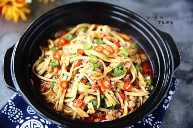 豆腐皮這麼做麻辣鮮香,鮮嫩多汁,超級下飯,上桌秒光!