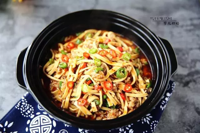 豆腐皮這麼做麻辣鮮香,鮮嫩多汁,超級下飯,上桌秒光!