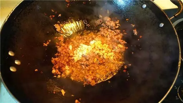 豆腐皮這麼做麻辣鮮香,鮮嫩多汁,超級下飯,上桌秒光!