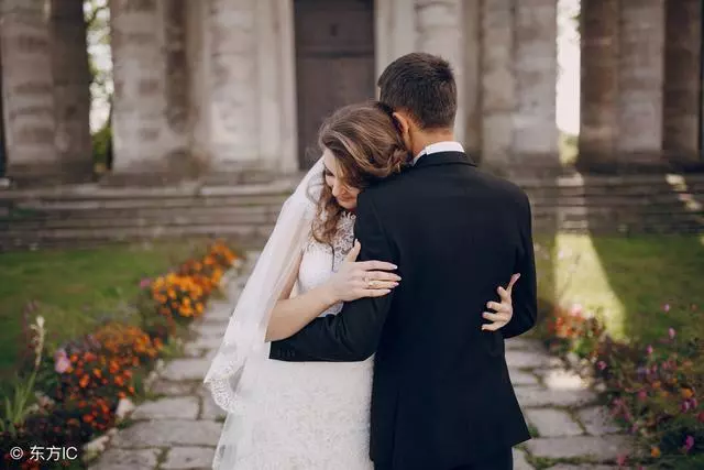 老婆,為了有錢給你弟弟結婚買婚房,你和你爸媽還真是豁得出去啊