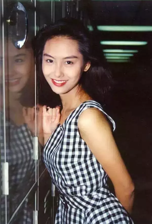 16位女星的顏值巔峰,李嘉欣美出天際,張柏芝不輸任何當紅女星