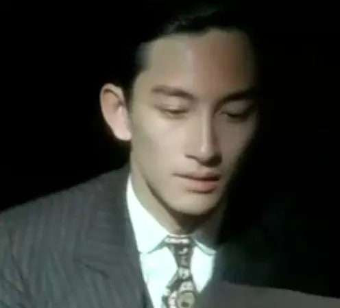 54歲吳啟華近照,作惡十年終於改邪歸正,談過10任女友口碑零差評!