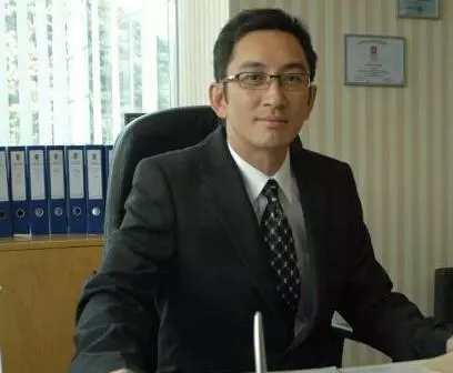 54歲吳啟華近照,作惡十年終於改邪歸正,談過10任女友口碑零差評!