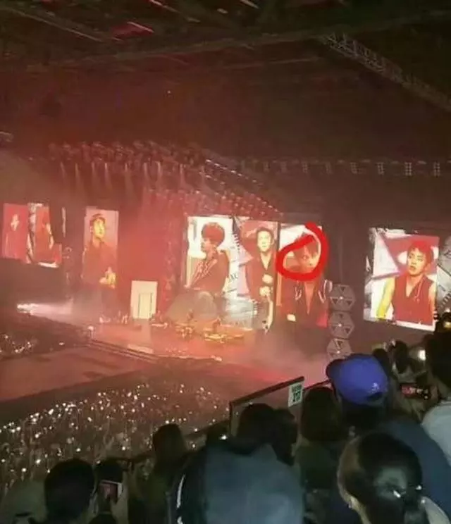 SM大勢男團演唱會現場遭遇雷射筆直射眼睛，危險行為遭粉絲譴責