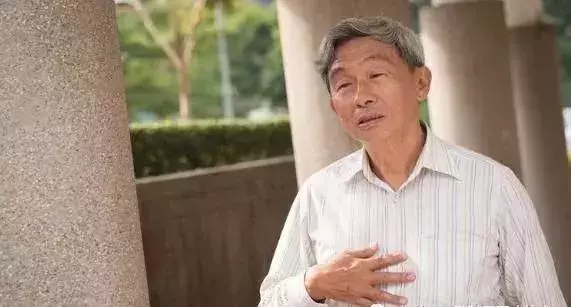 喉嚨出現這些感覺,說明食道癌已經盯上你,別大意趕緊去醫院檢查