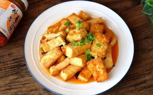 豆腐別只知道煮湯了,試試這樣做,外焦里嫩還很下飯!