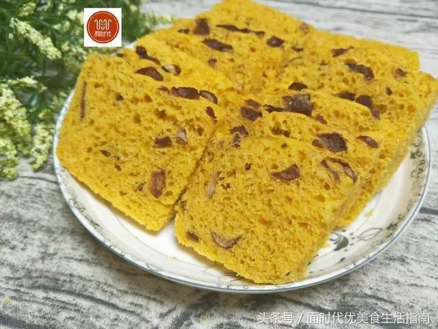 用這兩樣食材做發糕,不放水不放糖,自然香甜,孩子嚷著沒吃夠!