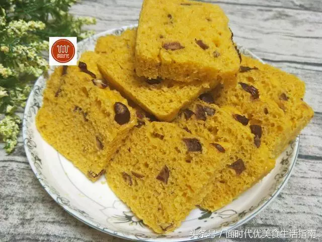 用這兩樣食材做發糕,不放水不放糖,自然香甜,孩子嚷著沒吃夠!