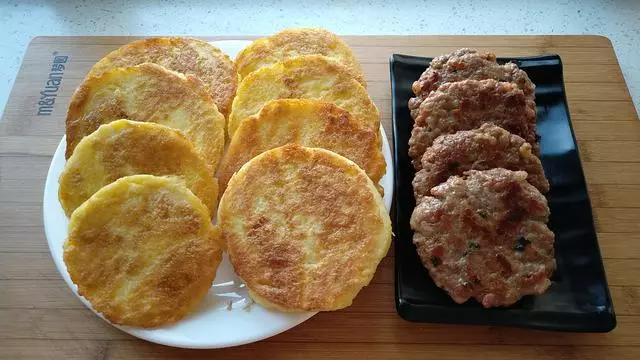孩子想吃漢堡再不用出去買,不用烤箱,不油炸,10分鐘快速做漢堡