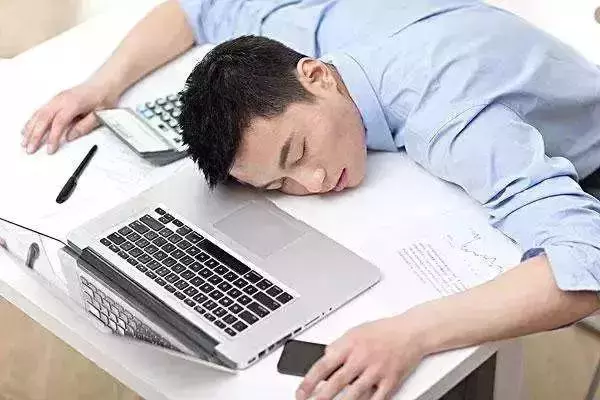 這4類人午睡要注意,5個誤區越睡越危險!