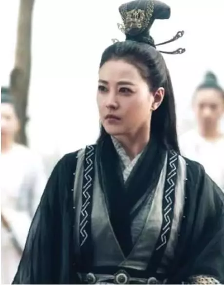 周海媚是一個被吹捧出來的女神!在劇中狂瞪眼的她真是太尷尬了