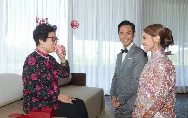 「八爺」鄭嘉穎大婚《步步》家族無人到場,比吳奇隆婚禮差太多!