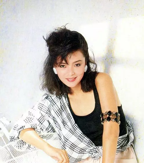 發哥為她鬧過自殺,也曾拒絕過劉德華,如今58歲看看她的樣子!