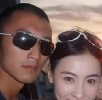 謝霆鋒被問為何跟張柏芝生孩子,脫口而出兩句話,網友:她笑了