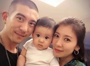 她們都是離婚的女星,卻又再次找到愛情,唯有她為了兒子至今單身
