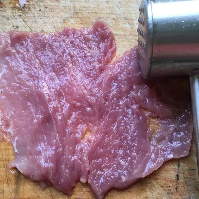 雞排豬排不用麵包糠,裹上這個炸出來又脆又香,脆皮和肉還不分離