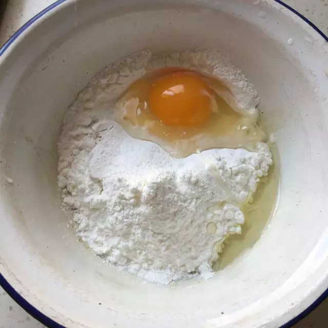雞排豬排不用麵包糠,裹上這個炸出來又脆又香,脆皮和肉還不分離