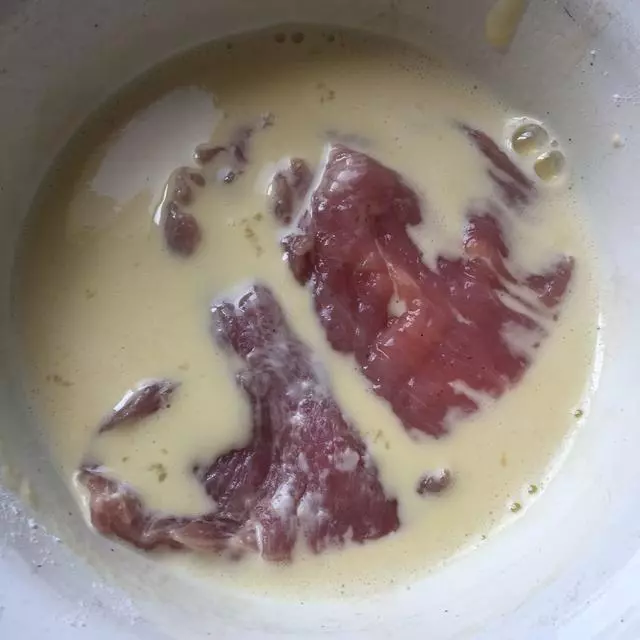 雞排豬排不用麵包糠,裹上這個炸出來又脆又香,脆皮和肉還不分離