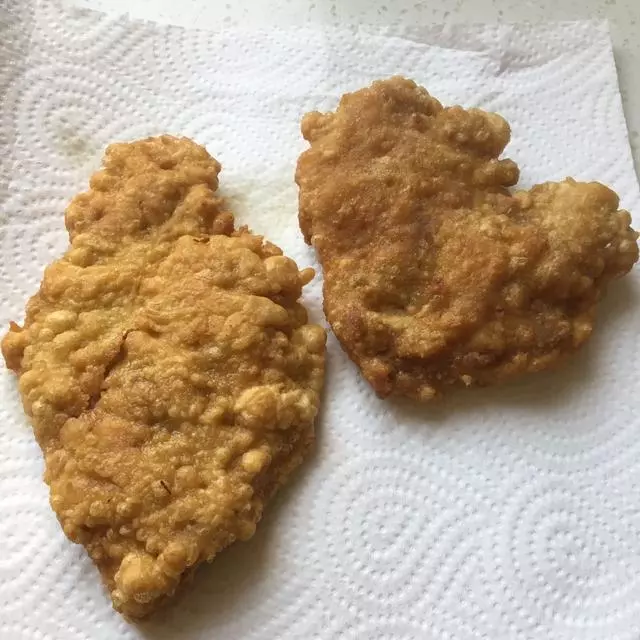 雞排豬排不用麵包糠,裹上這個炸出來又脆又香,脆皮和肉還不分離