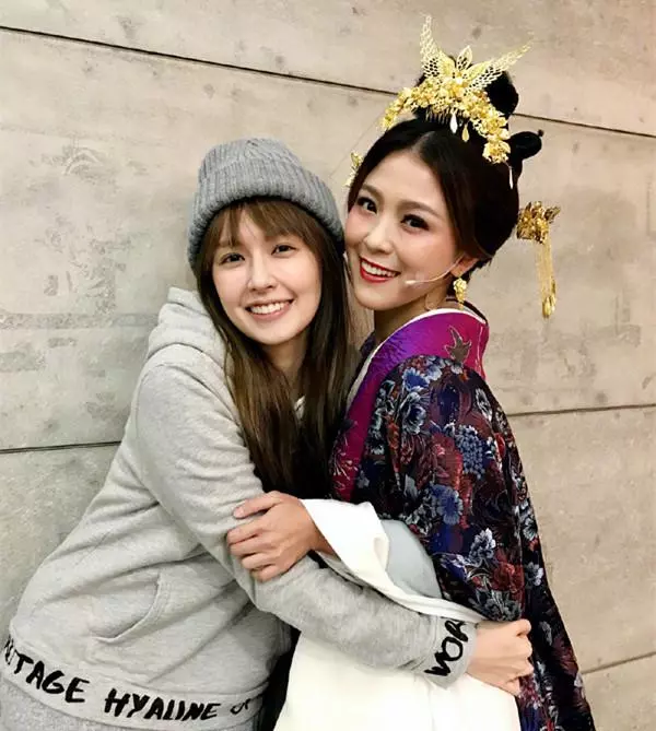 音樂天賦高過張韶涵,15歲就演偶像劇女主,如今32歲坐地上吃飯!