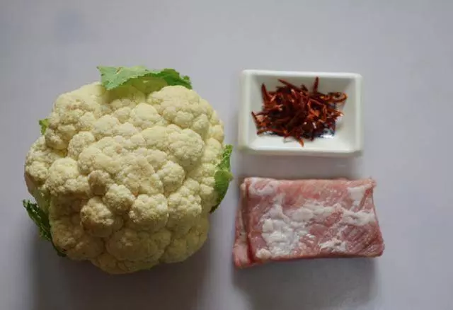 大廚教炒菜花秘方,剛出鍋就吃光了,奧秘就在要不要焯水,你試試!