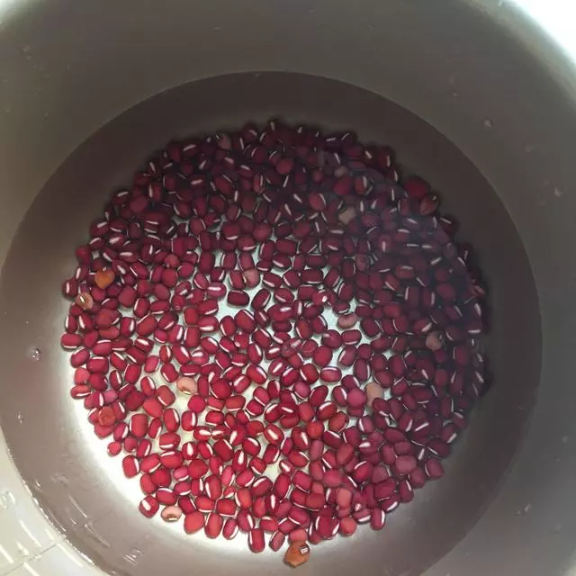 女人每天吃碗這樣的紅豆羹,消腫又補血,氣色好