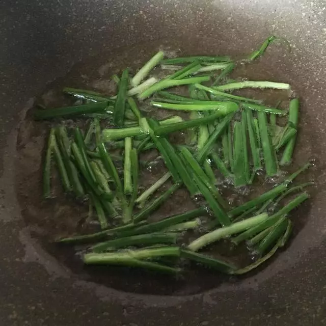 開學季,給孩子做碗快手蔥油拌面當早餐,您還能多睡十分鐘