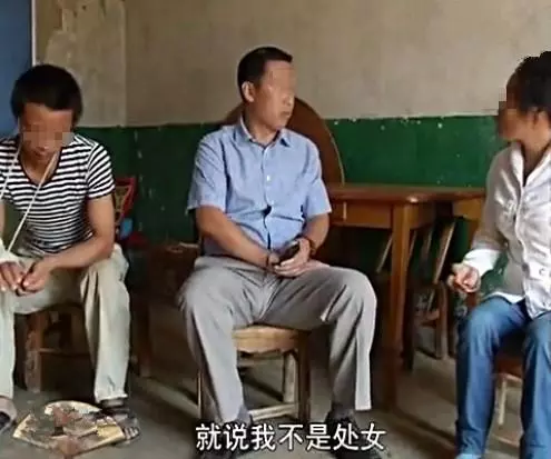 丈夫受傷回家休養,妻子不肯照顧怒提離婚,妻子:等了十五年