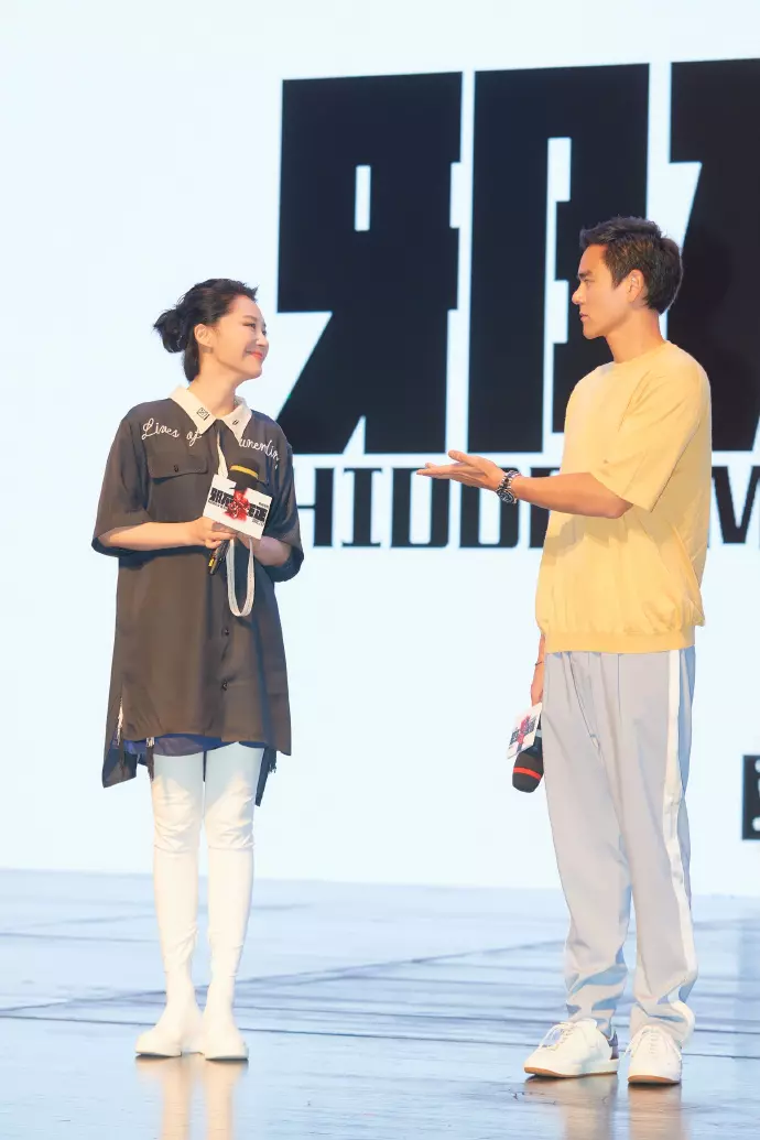 【親密照瘋傳!】彭于晏爆熱戀大13歲影后,粉絲崩潰檢舉~~~
