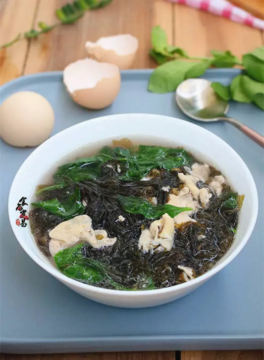 這種植物,既是藥材又是蔬菜,煮湯喝,鮮甜美味,清肝明目,連喝一周都不煩!