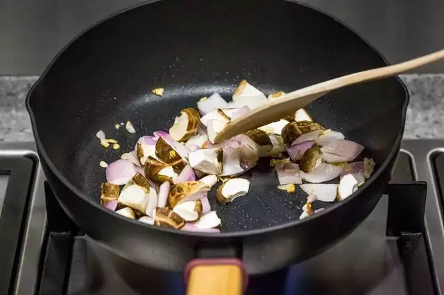 別看它不起眼,卻是絕佳的減肥食品!熱量低,助睡眠,這樣做最好吃!